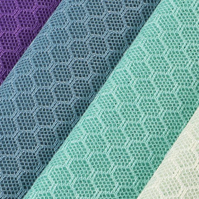 3mm Knitted Airmesh 250GSM Polyester Sports Mesh Fabric Tearproof Untuk Bagasi 1